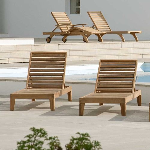 Moderne Sonnenliege - Capri  - Barlow Tyrie - Teakholz / Teakholz / verstellbare Rücklehne