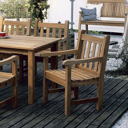 Klassischer Esszimmerstuhl - FELSTED - Barlow Tyrie - für Außenbereich / Teakholz / Gestell aus Teakholz