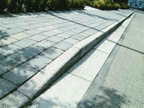 Bordstein-Randstein - Marshalls plc  - Beton / linear