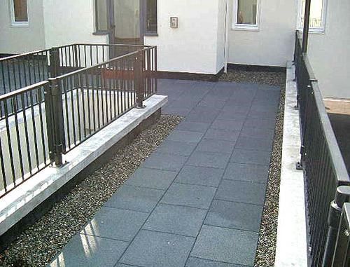 Flexible Fliese / Recyclinggummi - CARLISLE Construction Materials GmbH - für Außenbereich / bodenstehend