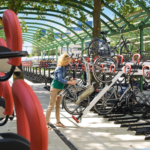 Wandmontierter Fahrradständer - EASYLIFT+ - VelopA - für öffentliche Bereiche / galvanisiertem Stahl / für professionellen Einsatz