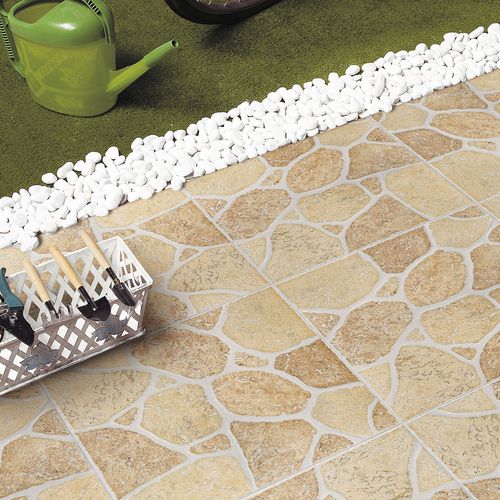 Feinsteinzeugfliesen - PETRA KAVICS - LA GUGLIA & KIS CERAMICHE - poliert / für Außenbereich / bodenstehend