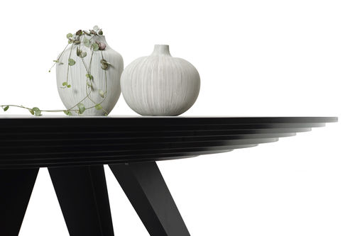Moderner Esstisch - BELLY - Odesi. Dutch Design Online - Holz / oval / für Privatgebrauch
