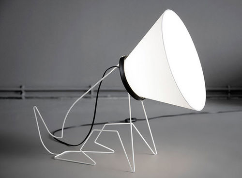 Stehleuchte - BRONCO - Odesi. Dutch Design Online - Metall / originelles Design / mit Kabel