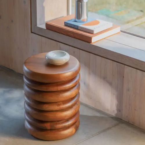Moderner Hocker - Disc - Zuiver - Nussbaum / Gestell aus Nussbaum / rund