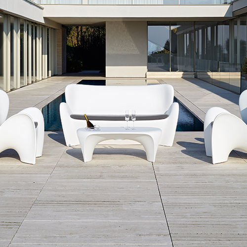 Modernes Sofa - LILY - Myyour - Polyethylen / mit Armlehnen / mit abnehmbarem Kissen