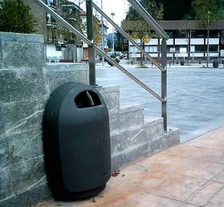 Park-Abfallbehälter - BRUMA - Urbes 21 - wandmontiert / galvanisiertem Stahl / Aluminiumguss