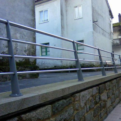 Aluminiumguss-Geländer - SINCLINA - Urbes 21 - mit Stangen / für Außenbereich / für Treppen
