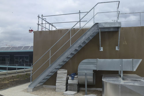 Gerade Treppe - ALSOLU  - Metallstufen / mit Metallstruktur / für Geschäftsgebäude