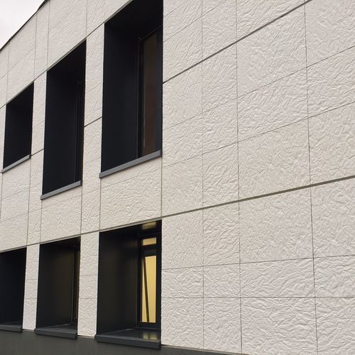 Fassadenverkleidung für Wärmedämmverbundsysteme (WDVS) - GRANITÉ - RIVEN - CAREA - Paneel / Verbundwerkstoff / mineralisch