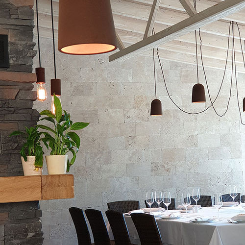 Innenwandverkleidung - TRAVERTINO CERAMAT ANTIC - CERAMAT LEVANTE S.L (PIERRES DU MONDE)  - für Restaurants / Dekor