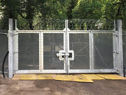 Einflügeliges Tor - ArmaWeave  - ZAUN FENCING  - Stahl / Maschendraht / motorisiert