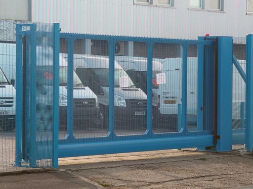Schiebetor - Terror Stopper PAS 68 - ZAUN FENCING  - Stahl / Stab / geschweißter Maschendraht