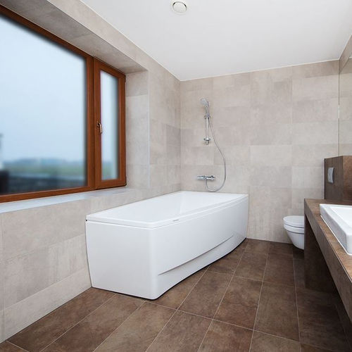 Badewanne für Eckeinbau - Cali - BALTECO AS - asymmetrisch / freistehend / für Wohnungen
