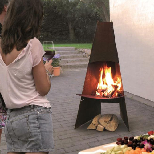 Holzkamin - ADURO A/S - freistehend / Zentral / für Garten