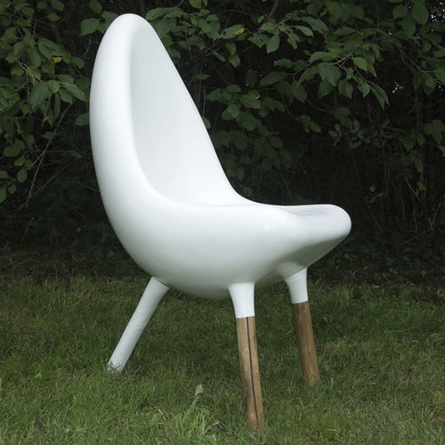 Gartenstuhl / originelles Design - TRIPODE - binome - für den Innenraum / Glasfaser / Harz