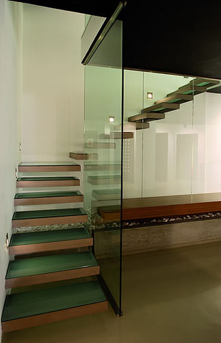 Halbgewendelte Treppe - AVION - interSCALA - gerade / viertelgewendelt / Holzstufen