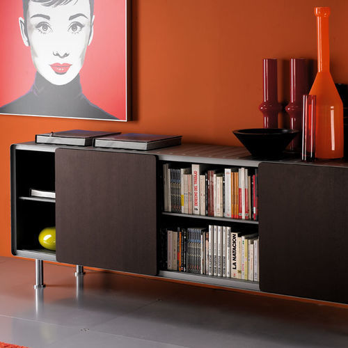 Hohes Sideboard - ENEKO - FAMO - modern / Holz / mit Regal