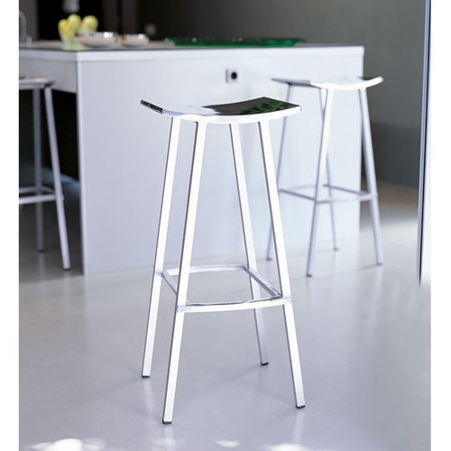 Design-Hocker - KYOTO - FAMO - Metall / Gestell aus Metall / mit Fußstütze