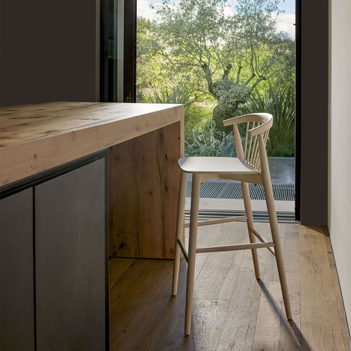 Moderner Hocker - NEWOOD - Haworth - Stoff / Gestell aus Holz / Polster
