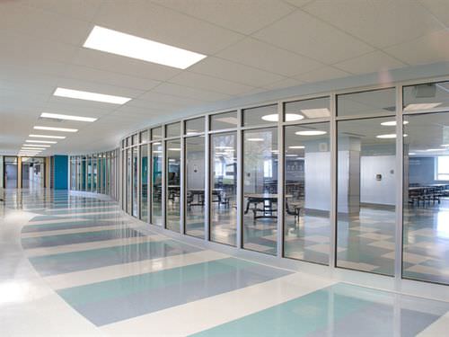 Flexible Fliese / Vinyl - SOLIDPOINT : CAMEO WHITE - Mannington Commercial - texturiert / für den Innenraum / bodenstehend