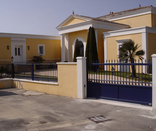Plattenzaun - ENNERY - La Toulousaine - für Wohnhaus / Aluminium / rechteckig