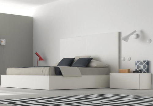 Doppelbett - D3  - VIVE - MUEBLES VERGE S.L. - modern / Kopfteil / mit Nachttisch