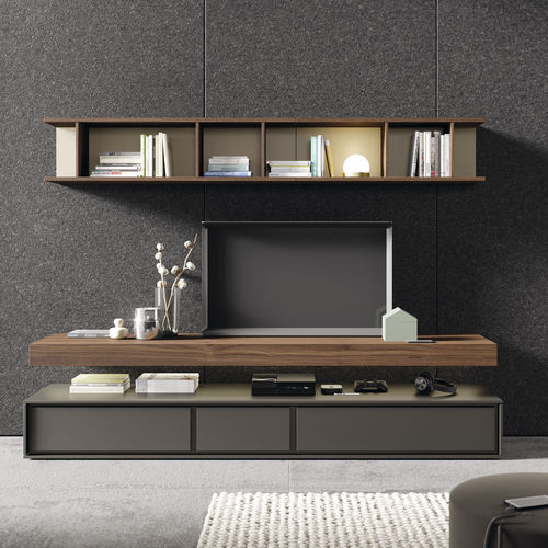 Moderne Wohnwand - BOOK 21 - VIVE - MUEBLES VERGE S.L. - lackiertes Holz / Nussbaum / mit integrierter Beleuchtung