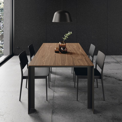 Moderner Esstisch - TAVOLE 101 - VIVE - MUEBLES VERGE S.L. - Holzfurnier / Gestell aus lackiertem Metall / rechteckig