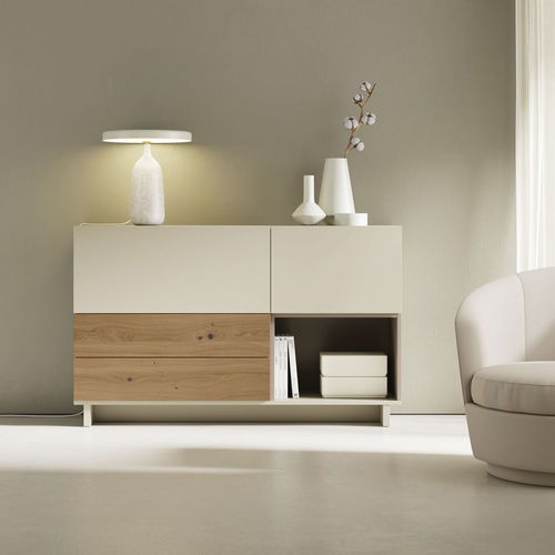 Modernes Sideboard - ON APARADOR 7 - VIVE - MUEBLES VERGE S.L. - mattlackiertes Holz / Natureiche / mit Regal