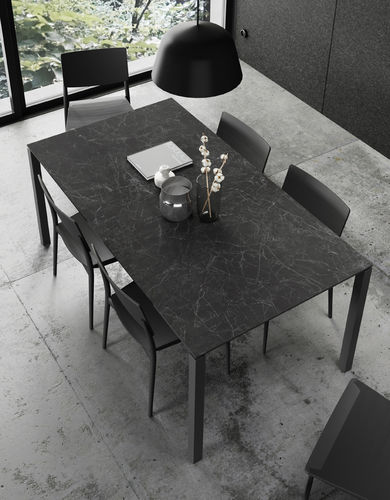 Moderner Esstisch - TOP 009 - VIVE - MUEBLES VERGE S.L. - lackiertes MDF / Keramik / Gestell aus lackiertem Metall