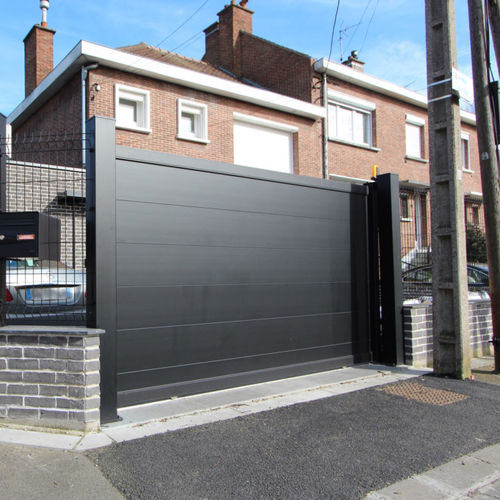 Schiebetor - SMF Services - lackierter Stahl / lackiertes Aluminium