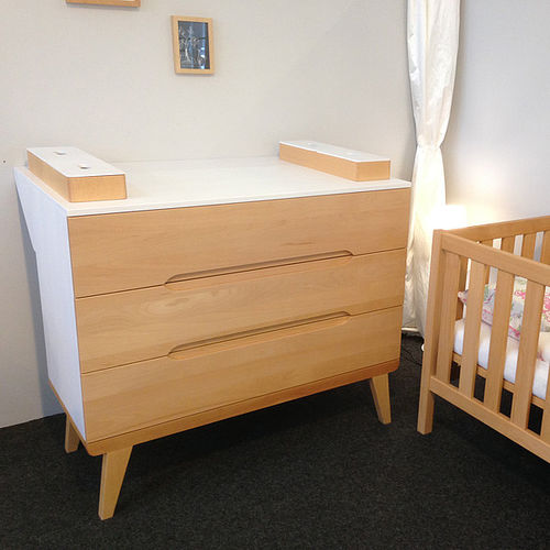 Moderne Kommode - DEBE.BEBE - de Breuyn Möbel GmbH - Holz / für Kinder / nicht angegeben