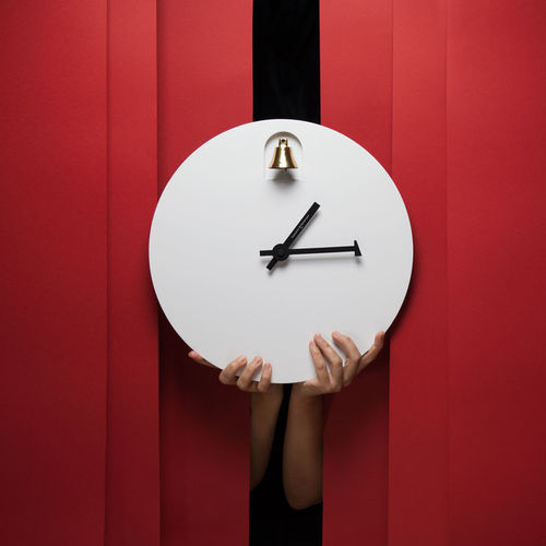 Moderne Uhr - DINN  - DIAMANTINI & DOMENICONI - wandmontiert / Analog / lackiertes Holz
