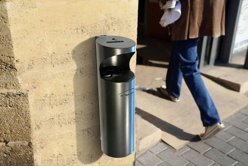 Wandmontierter Aschenbecher - REAL - Design espaces - Edelstahl / für den Außenbereich / für öffentliche Bereiche