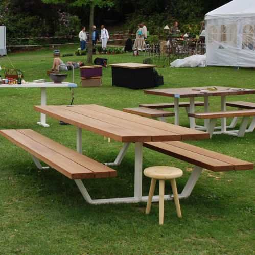 Moderner Picknicktisch - CASSECROUTE - Cassecroute - aus Iroko