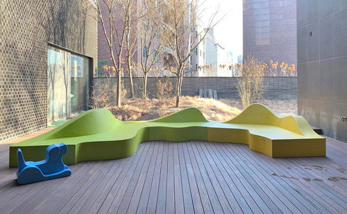 Bank / originelles Design - RIVER MUST FLOW - SIXINCH Furniture - Design - Foamcoating - hochdichter Schaumstoff, beschichtet / mit Rückenlehne / ohne Armlehnen