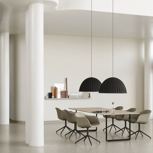 Moderner Tisch - 70/70 - Muuto - Laminat / Linoleum / Gestell aus Aluminium