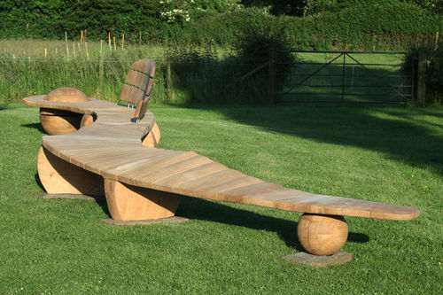 Bank für den öffentlichen Raum / originelles Design - SLEEPING DRAGON - Chaircreative - Holz