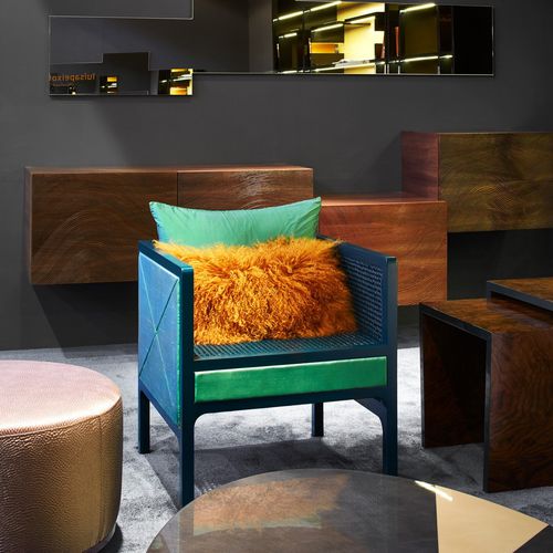 Moderner Sessel - DARING - Luisa Peixoto Design - Stoff / Stroh / Holz