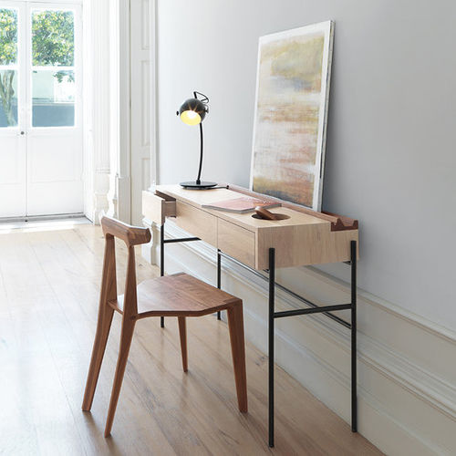 Moderner Schreibtisch - CONCIERGE - Wewood - Portuguese Joinery - Eiche / Nussbaum / pulverbeschichteter Stahl