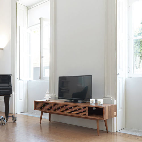 Modernes Fernsehmöbel - RADIO  - Wewood - Portuguese Joinery - lowboard / Eiche / Nussbaum