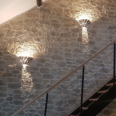 Steinverblender - MOSELLE - DECOPIERRE - Marmor / für Fassaden / texturiert