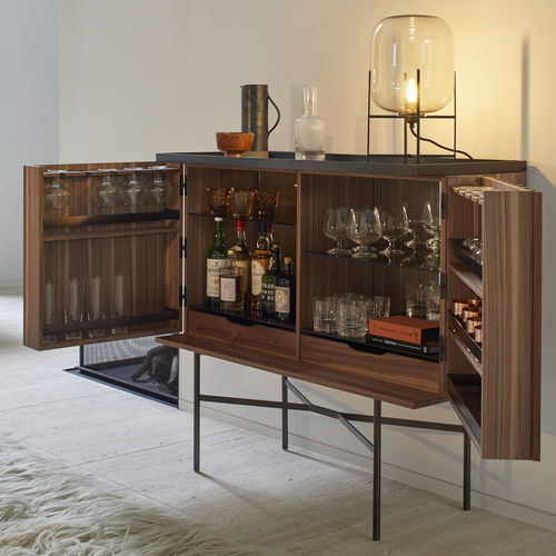 Moderner Barschrank - HARRI - more - Nussbaum / Holzfurnier / Massivholz