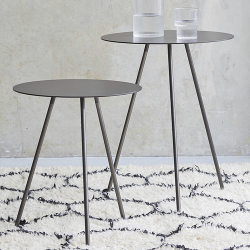 Moderner Beistelltisch - DRIP - more - Eiche / Nussbaum / Massivholz