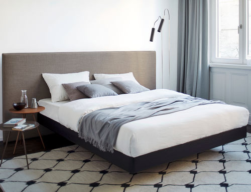 Schwebebett - BLOW  - more - Doppelbett / modern / gepolstertes Kopfteil