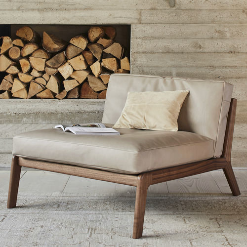 Moderner Kaminsessel - SOVA  - more - Stoff / Leder / Holz