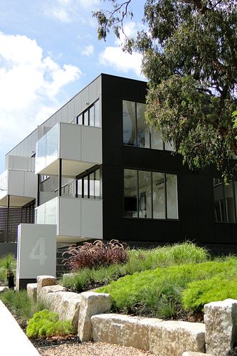 Paneel-Fassadenverkleidung - RESIDENTIAL DEVELOPMENT - Vitragroup - Faserzement / Hochglanz
