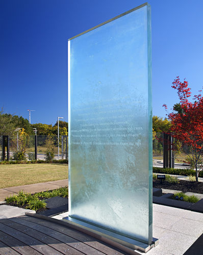 Glasscheibe für Denkmal - ThinkGlass - beleuchtet