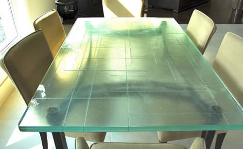 Moderner Tisch - BOLD PRESENCE - ThinkGlass - Glas / rechteckig